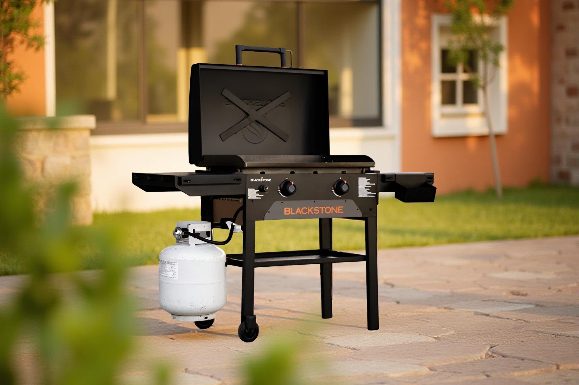 Blackstone 2-Burner 28" Omnivore Propane Griddle with Hood – Outdoor Flat Top Gas Grill for BBQ, Camping & Patio Cooking
