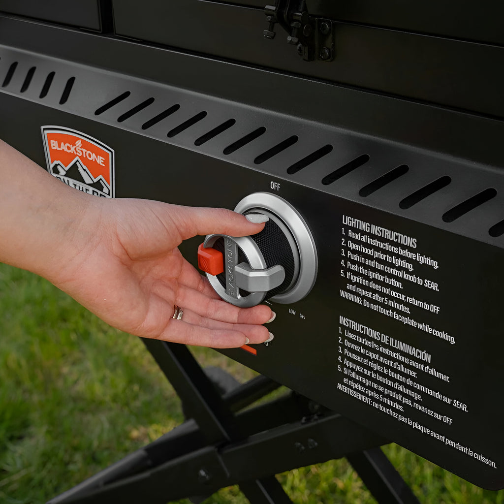 Blackstone On The Go 17 Tailgater Grill & Griddle Combo – Portable Propane Outdoor BBQ for Camping, Tailgating & Patio Cooking