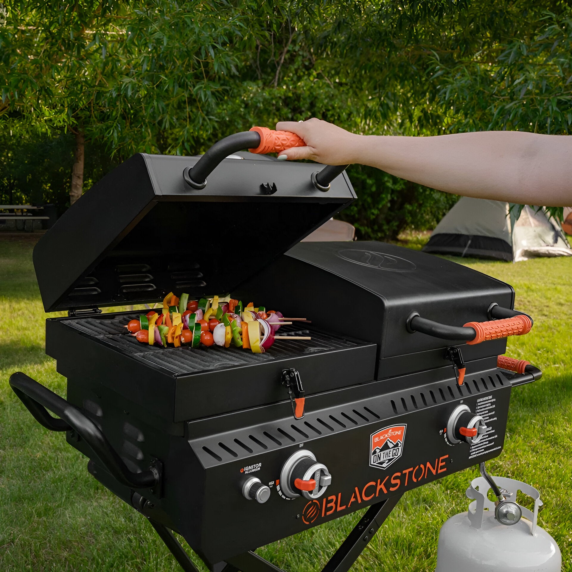 Blackstone On The Go 17 Tailgater Grill & Griddle Combo – Portable Propane Outdoor BBQ for Camping, Tailgating & Patio Cooking